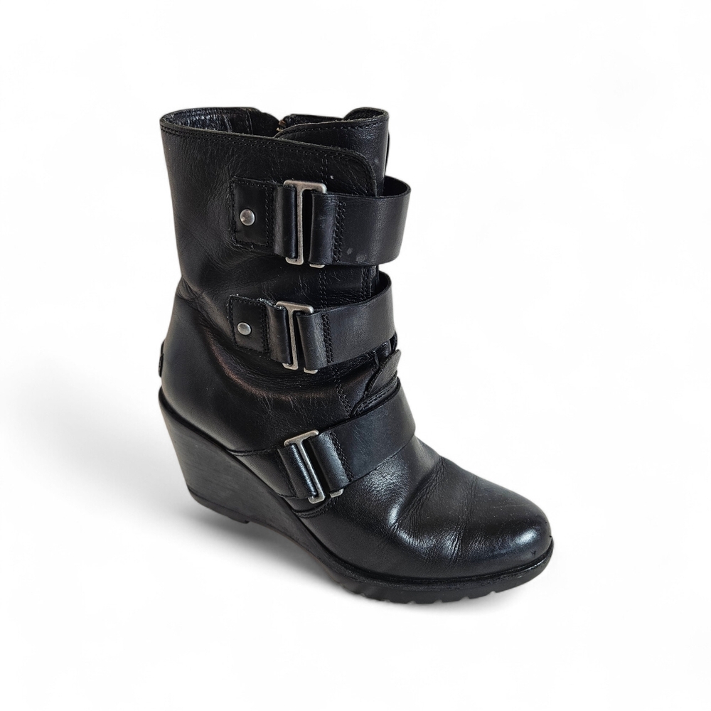 Sorel Wedge Booties Womens Sz 7 Black Leather Triple Buckle Moto Ankle Boots